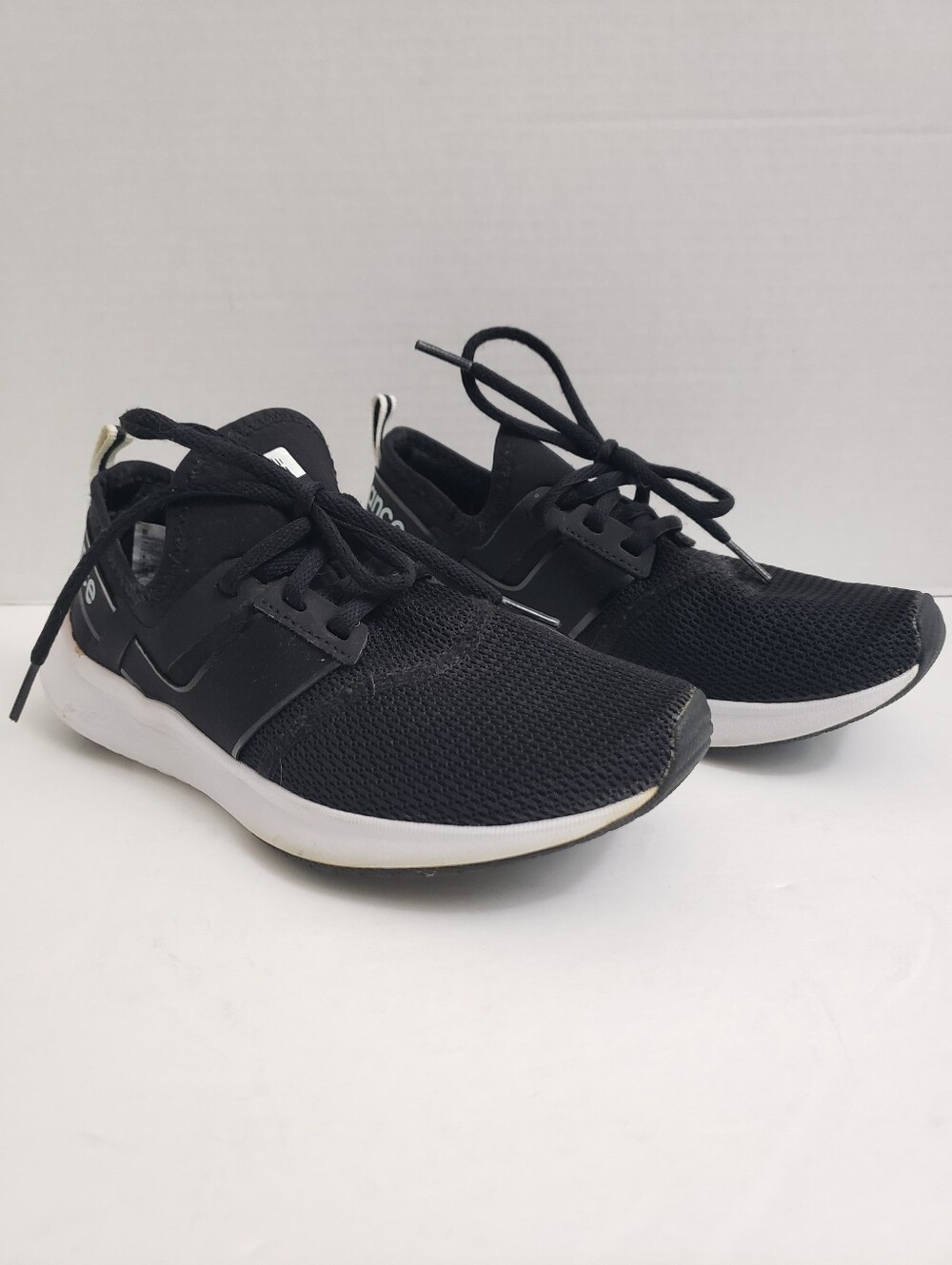 Size 6 New Balance Black White Nergize Sport Slip On Sneakers Shoes w/ Laces